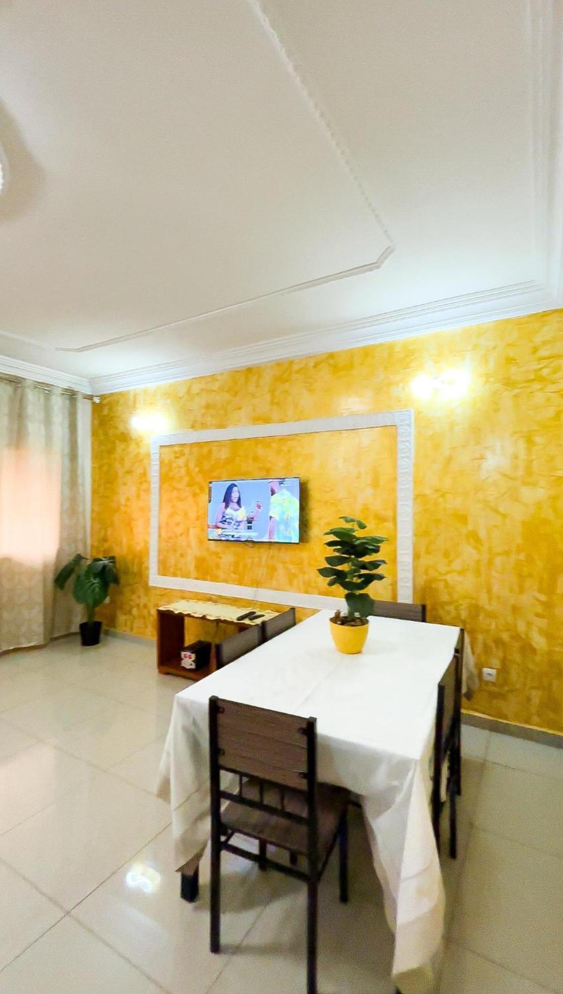 Residence Des 7 Collines Yaoundé Exterior foto